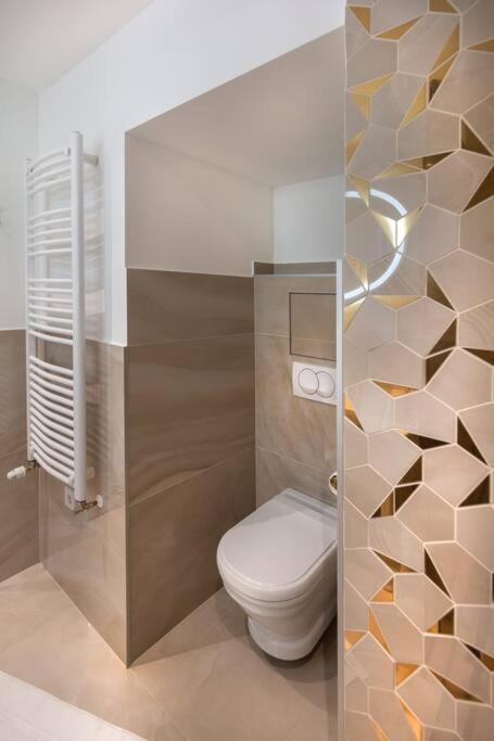 Orangehomes Luxury Apartment Next To Gellert Hill บูดาเปสต์ ภายนอก รูปภาพ